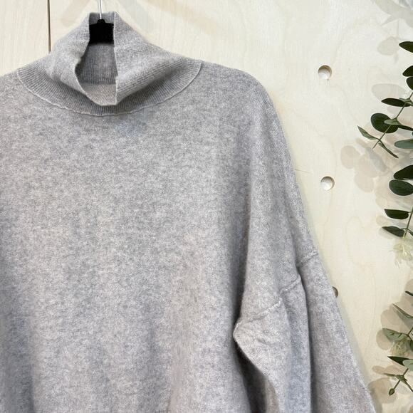 FREE PEOPLE So Low So High Cashmere Sweater Size M Grey Turtleneck Cropped - Picture 3 of 11